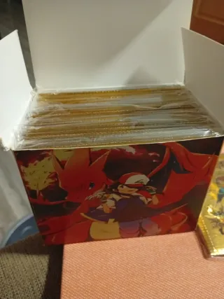 15 sobres de 10 cartas doradas Pokémon