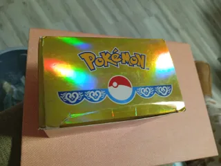 15 sobres de 10 cartas doradas Pokémon