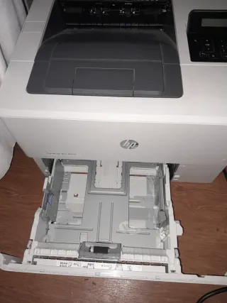 Impresora HP Laser Jet Pro M501 dn