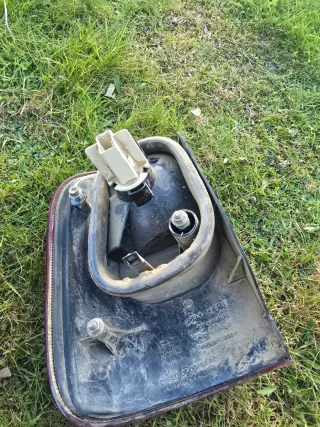 Pilotos Traseros Nissan Terrano 99