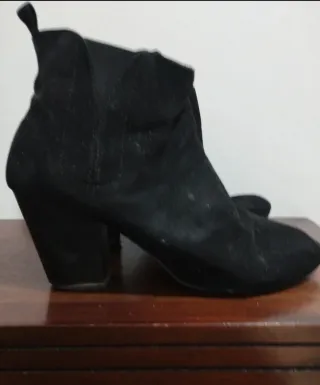 Botines negros tacón