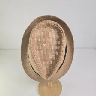 Sombrero de paja estilo fedora