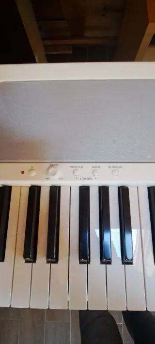 Piano Digital Korg B2 Blanco con Banqueta.