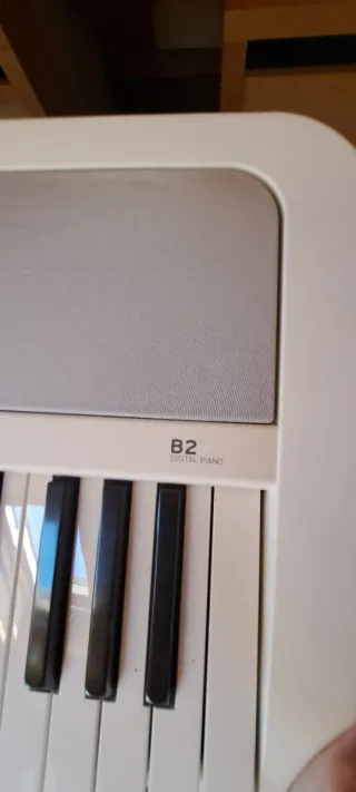 Piano Digital Korg B2 Blanco con Banqueta.