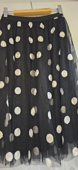 Falda tul lunares negra y blanca