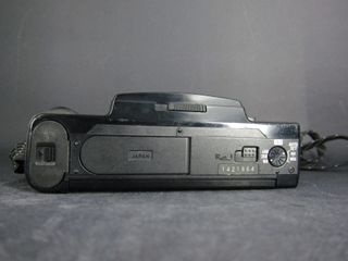 Minolta AF-E compatta analogica
