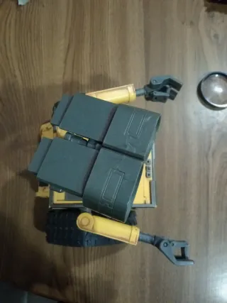 Robot Wall-E Disney Pixar