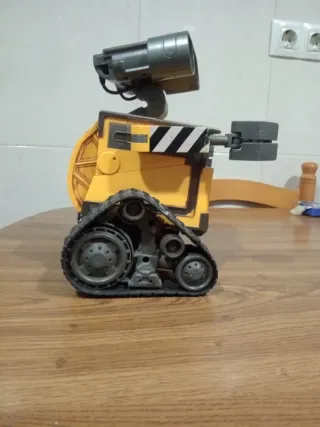 Robot Wall-E Disney Pixar