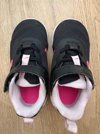 Scarpe Nike bambina nere rosa