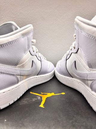 Zapatillas Nike Air Jordan 1 Moradas Blancas