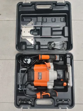 Fresadora BLACK+DECKER con maletín