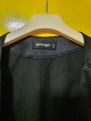 Chaleco negro de vestir