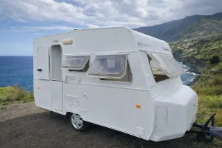 Caravana con placa solar y papeles -750kg