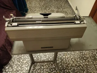 Máquina de escribir Hispano Olivetti Lexicon 80