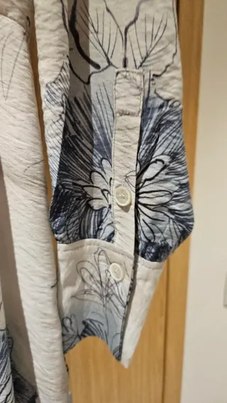 Vestido Zara vaporoso floral XS