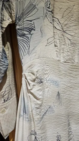 Vestido Zara vaporoso floral XS