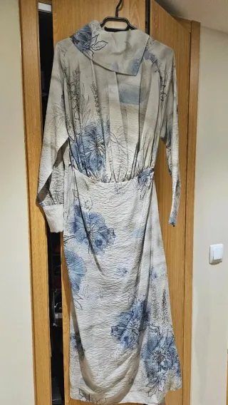 Vestido Zara vaporoso floral XS