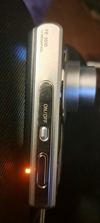 Olympus FE-3010 Con caja y accesorios originales.