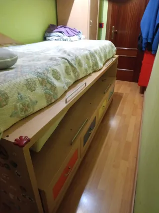 Cama infantil con cajones