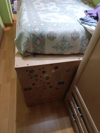 Cama infantil con cajones