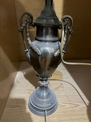 Lámpara de sobremesa bronce tallado