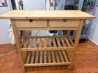 Mesa de cocina madera Ikea con ruedas