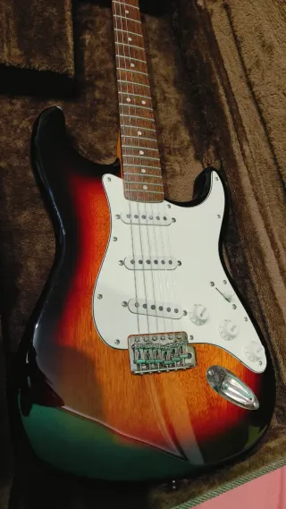 Squier Stratocaster Classic Vibe 60s como nueva