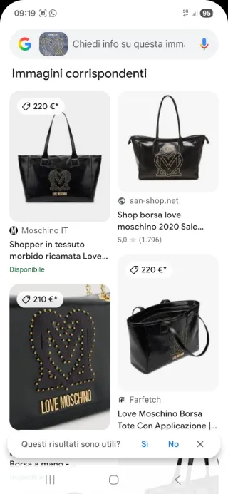 Borsa Love Moschino nera con borchie oro