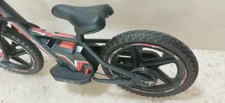 Bicicleta Eléctrica Infantil Negra y Roja