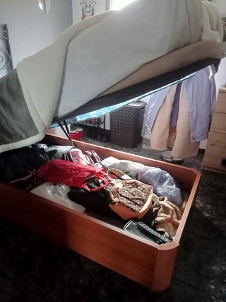 Cabecero, colchón y canapé