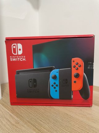 Nintendo Switch + Juego Mario Rabbids + Accesorios