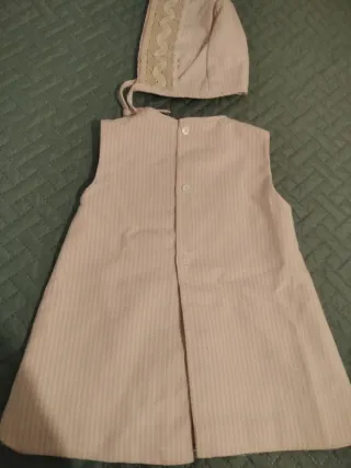 Vestido y gorrito niña 12 meses fabricado en Españ
