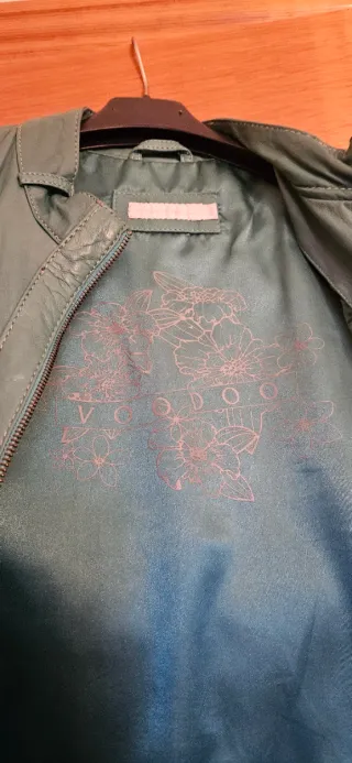 Cazadora de cuero verde azulado