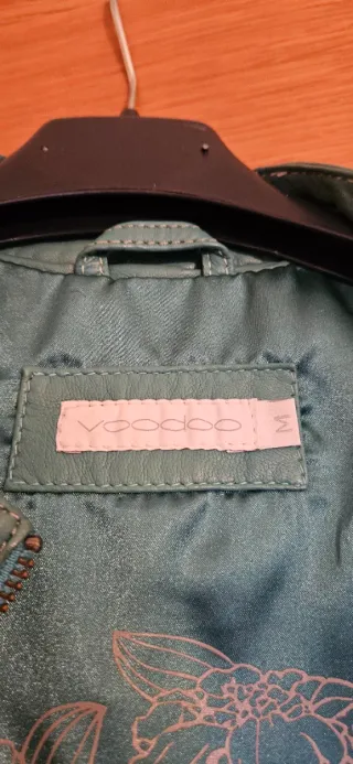 Cazadora de cuero verde azulado