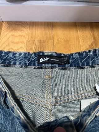 Vaqueros anchos pull and bear