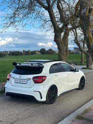 Mercedes-Benz a45 AMG
