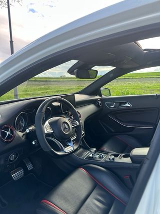 Mercedes-Benz a45 AMG