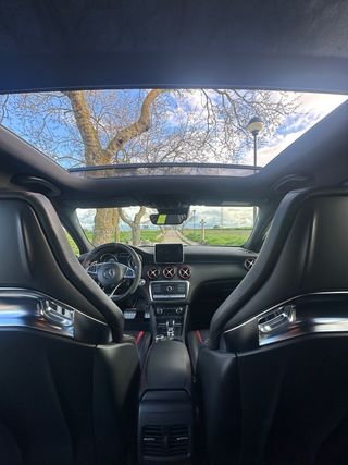 Mercedes-Benz a45 AMG