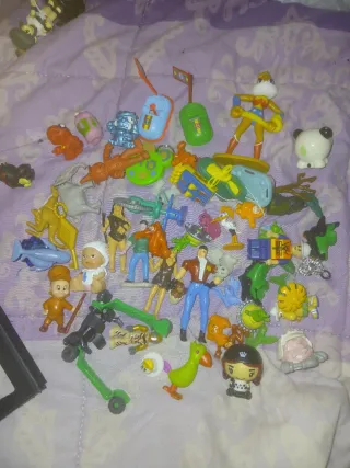 Lote Juguetes Kinder y Figuras Pequeñas