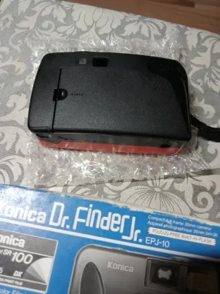 Cámara Konica Dr. Finder Jr. Roja