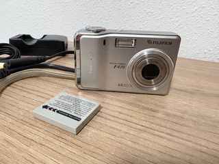 Cámara Digital Fujifilm FinePix F470 Plata