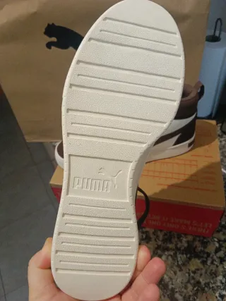 Zapatillas Botin Puma Caven Marrones y Blancas