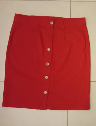 2€Falda Rosa o Roja talla 38