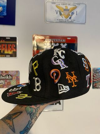 Cappello Supreme nero con patch 56,8cm