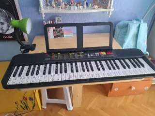 Piano Yamaha portátil