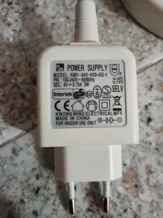 Lampada da tavolo snodata beige