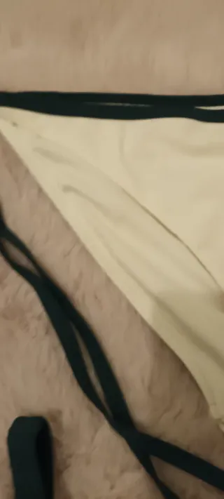 Bikini Oysho verde y blanco