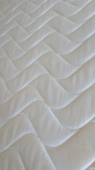Canapé abatible blanco con colchón 135 cm