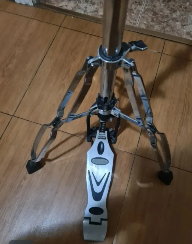 Pie de Charles TAMA como nuevo