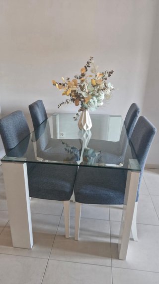Mesa de comedor cristal y 4sillas